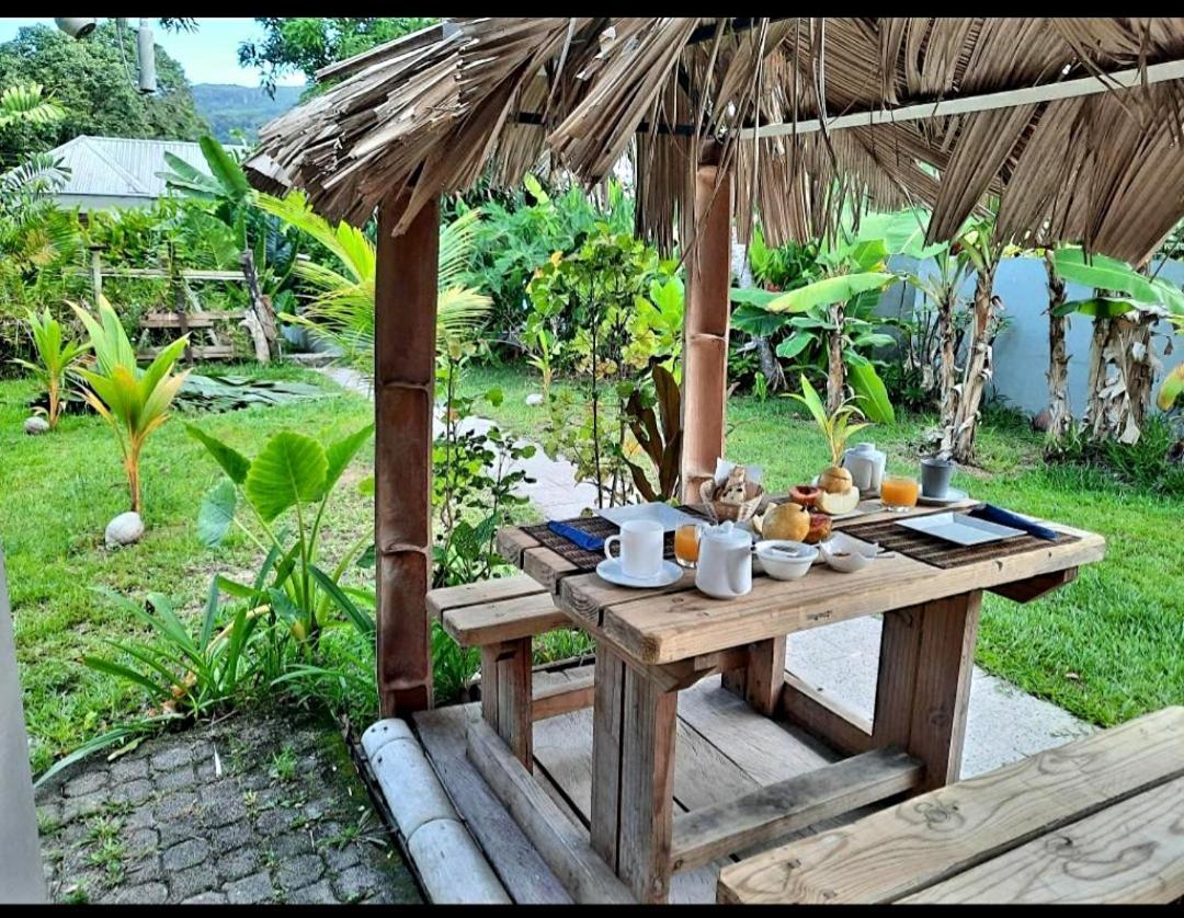 L'Oasi Guest House Baie Lazare  Exterior photo